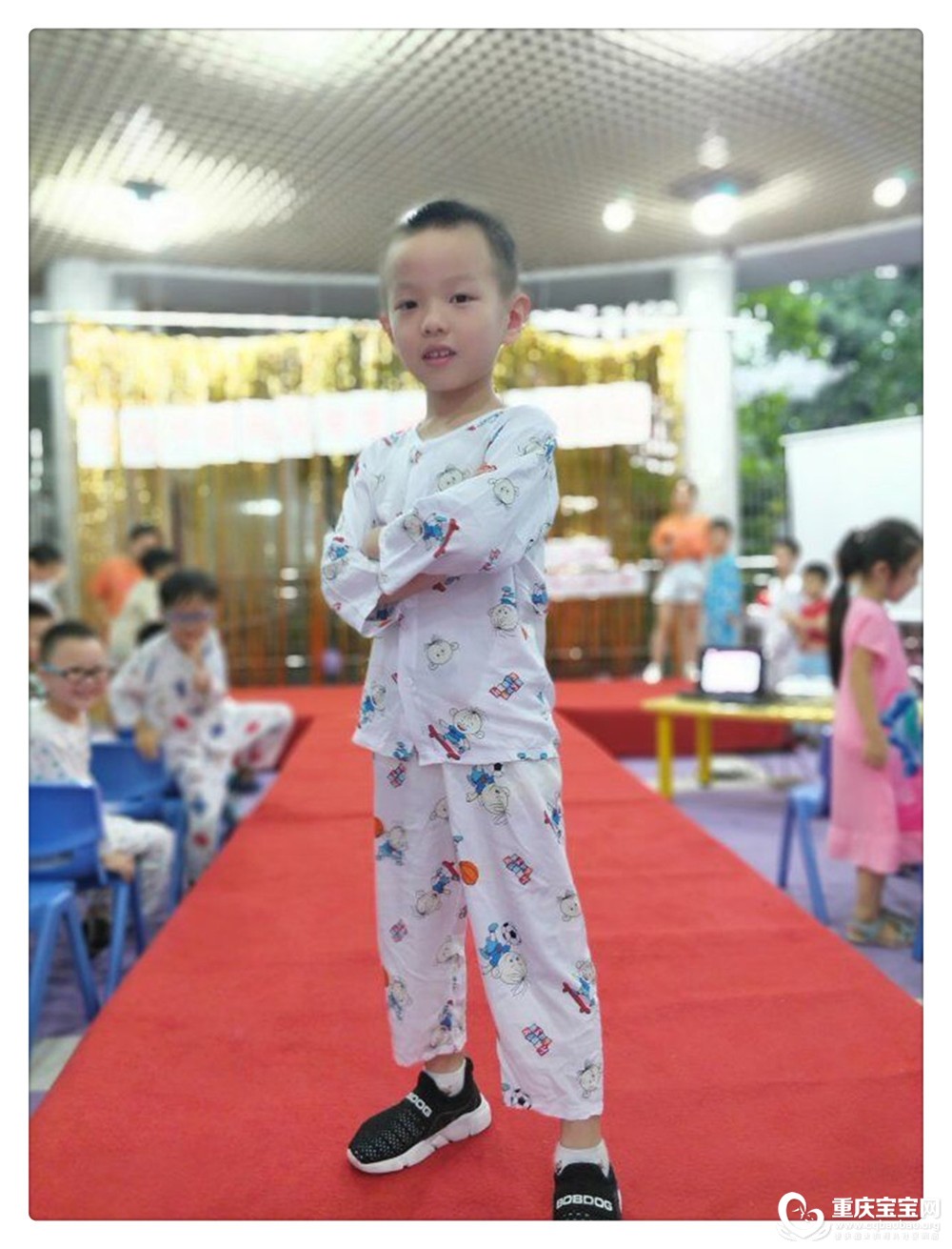 4自信，勇敢的小男孩。即将毕业.jpg