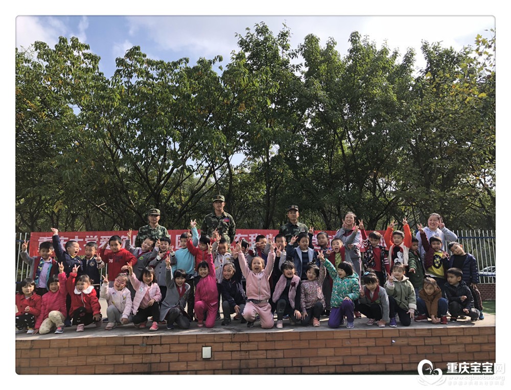 与消防叔叔来一张合影吧.jpg