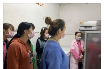 早慧华夏园家长伙委会，共筑舌尖上的信任