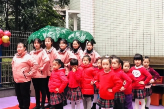 爱弥儿金沙分园"红色中国年·年货一条街"辞旧迎新活动热闹非凡