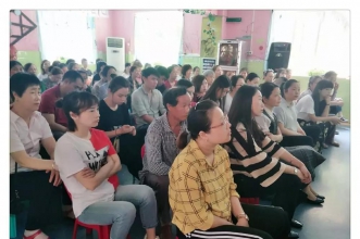 爱弥儿龙凤花园分园”做智慧父母—让孩子成为最好的自己”讲座开讲啦！