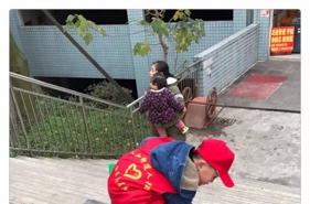 1月10日，在人兴路社区叔叔阿姨的带领下，早慧华夏园的宝贝们来到社区农贸市场开...