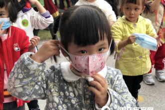 爱弥儿中昂星汇分园预防新冠肺炎突发事件模拟演练 保障师幼健康安全
