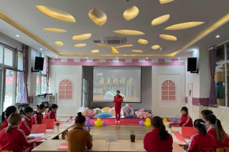 爱弥儿龙汇苑分园与书香为伴，传递朗读的力量